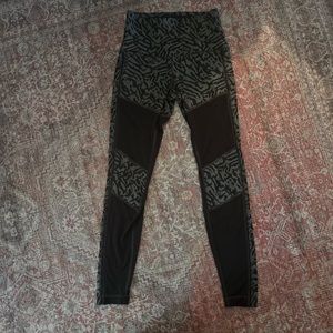 Lululemon Hot to Trot leggings
